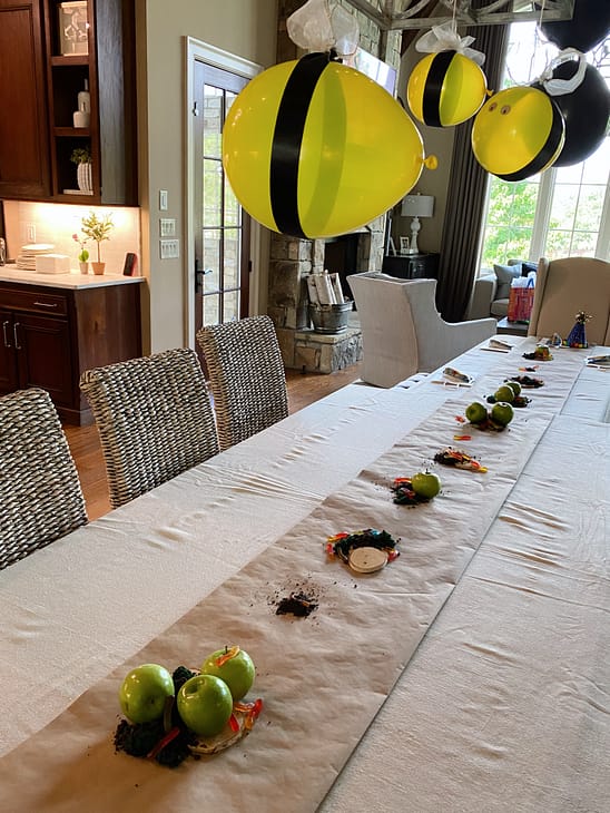 critter party table decor