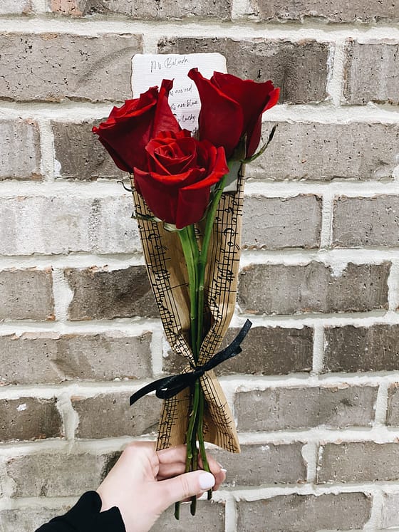 How To Create A Charming 3 Rose Arrangement