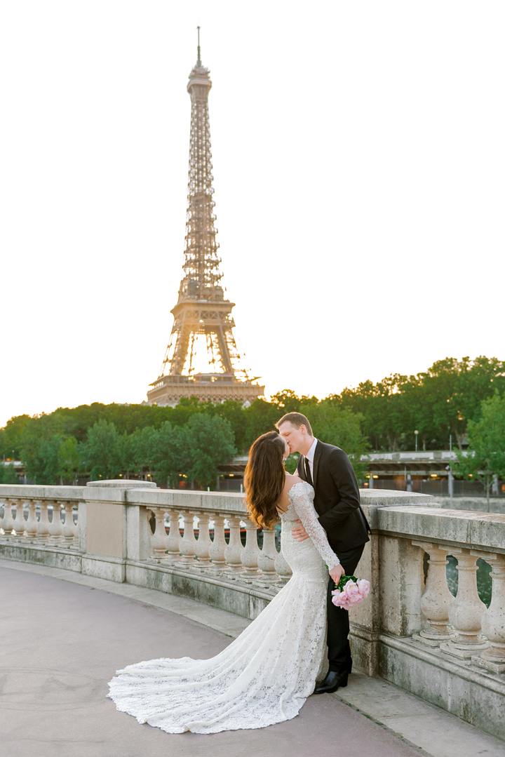 dina and scott kissing in front of Eiffel Tower