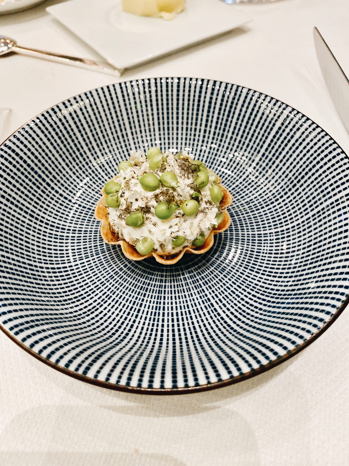 PEA: Crispy Tartlet, Stracciatella cream, Elder flowers