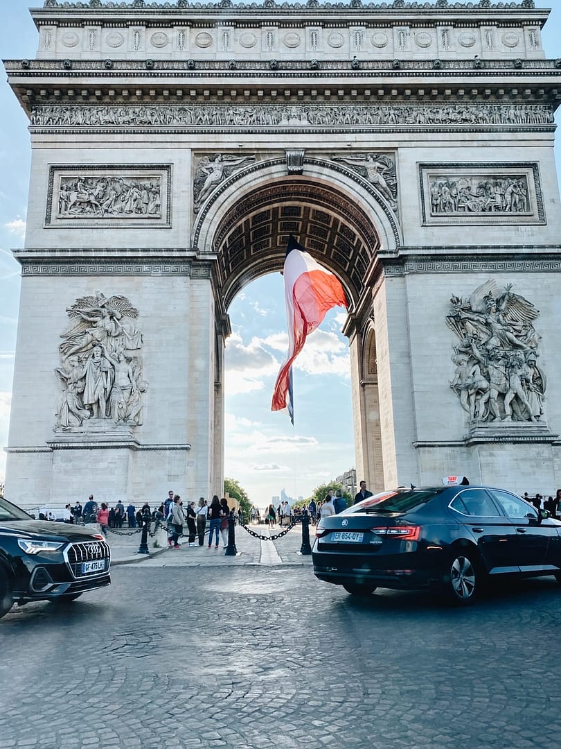 arc de triomphe: guide to Paris